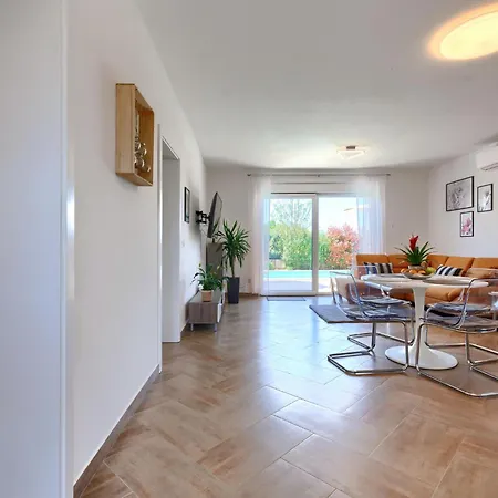 Eja By Interhome *