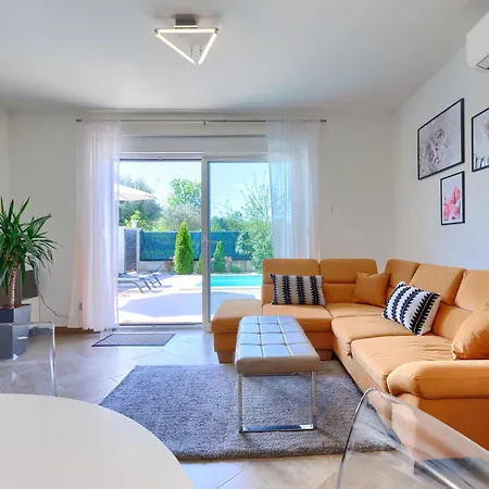 Semesterbostad Eja By Interhome