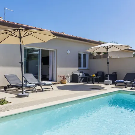 Eja By Interhome Kaštel